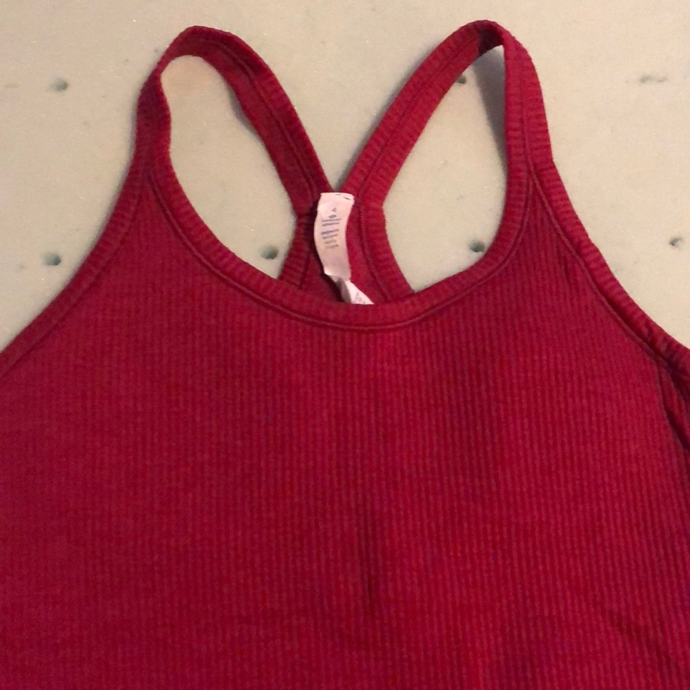 Lululemon tank with built in bra 4
